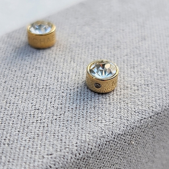 Michael Kors Gift Set - Picture 7 of 14